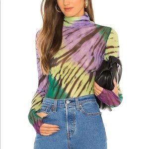 Zadie Top in Green Halo Tie Dye Turtle Neck
AFRM
Color:Green Halo Tie Dye